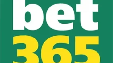 巴萨12轮豪取11胜显赫一时，近5战仅赢1场遇挑战